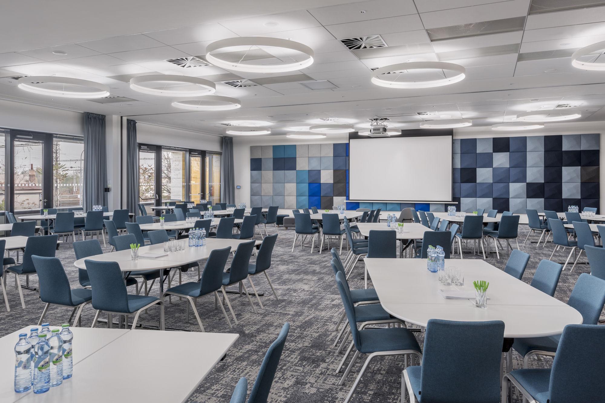 Courtyard By Marriott Brno Hotel Ngoại thất bức ảnh